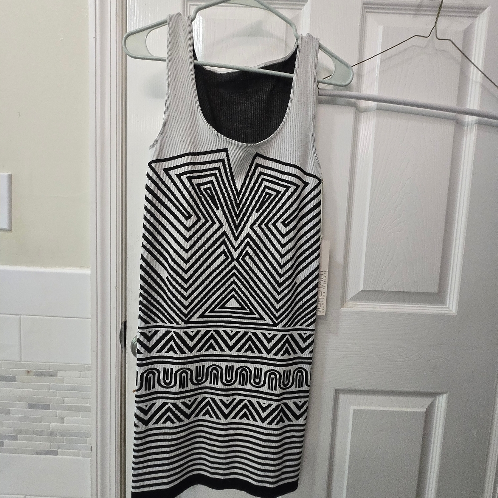 Thatcher By ALISSE Thatcher Geometric Black and White Dress